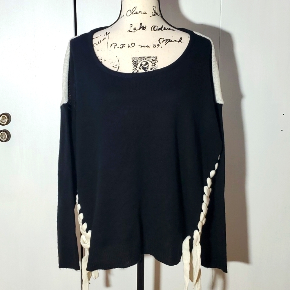 Alison Andrews- Womens Black/White Color block Knit Sweater Lace up Sides Sz.3X